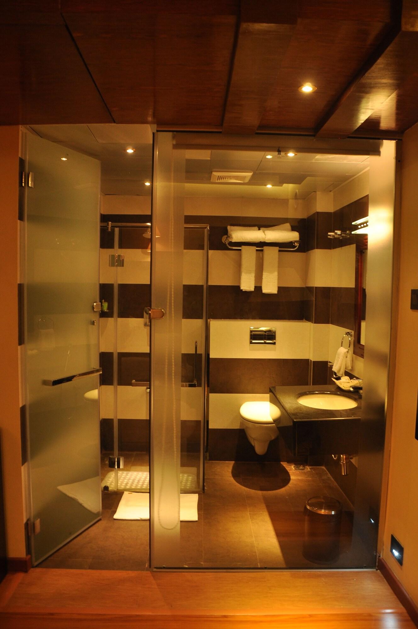 Park Avenue Hotel  Chennai Bagian luar foto