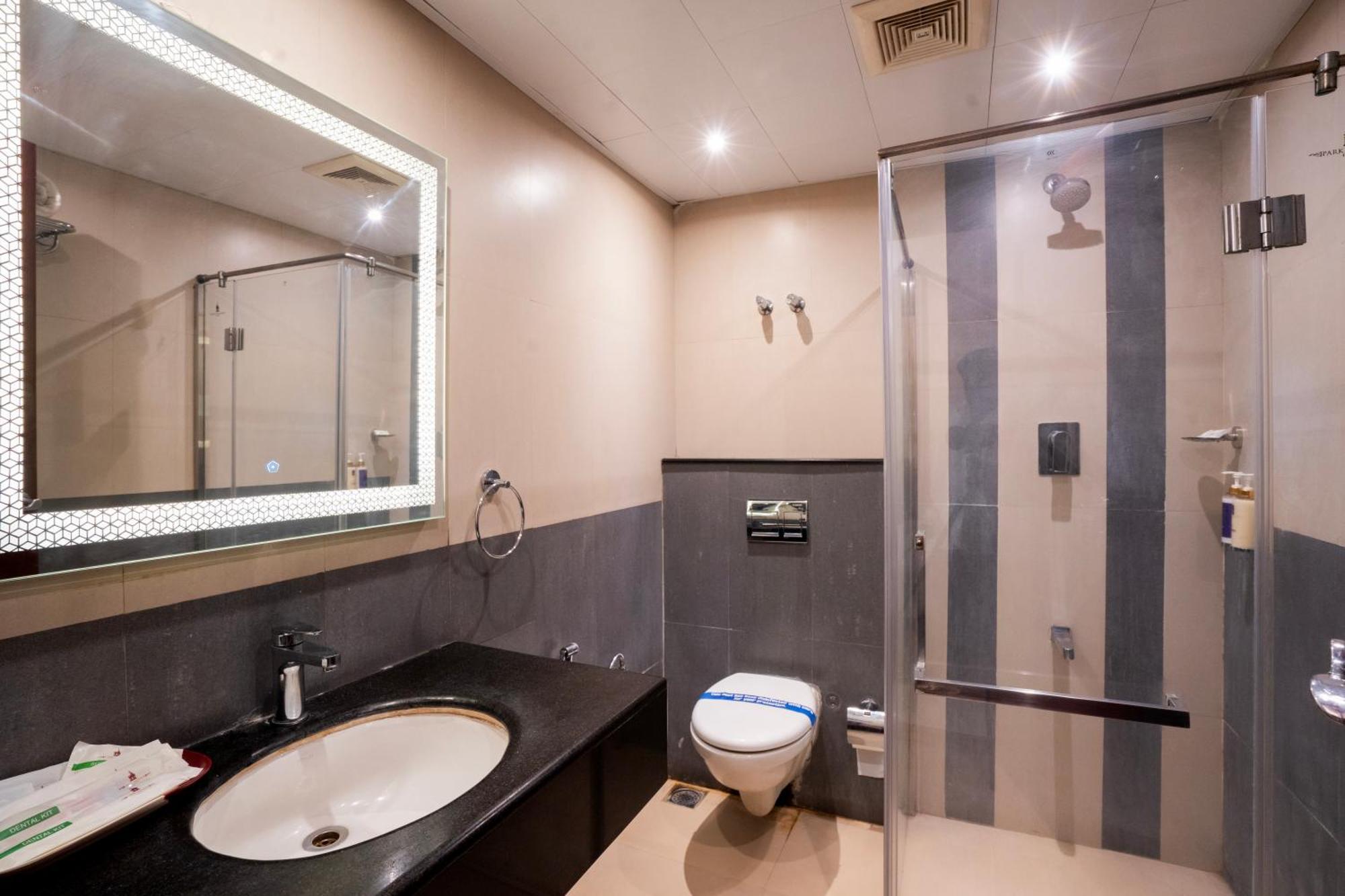 Park Avenue Hotel  Chennai Bagian luar foto