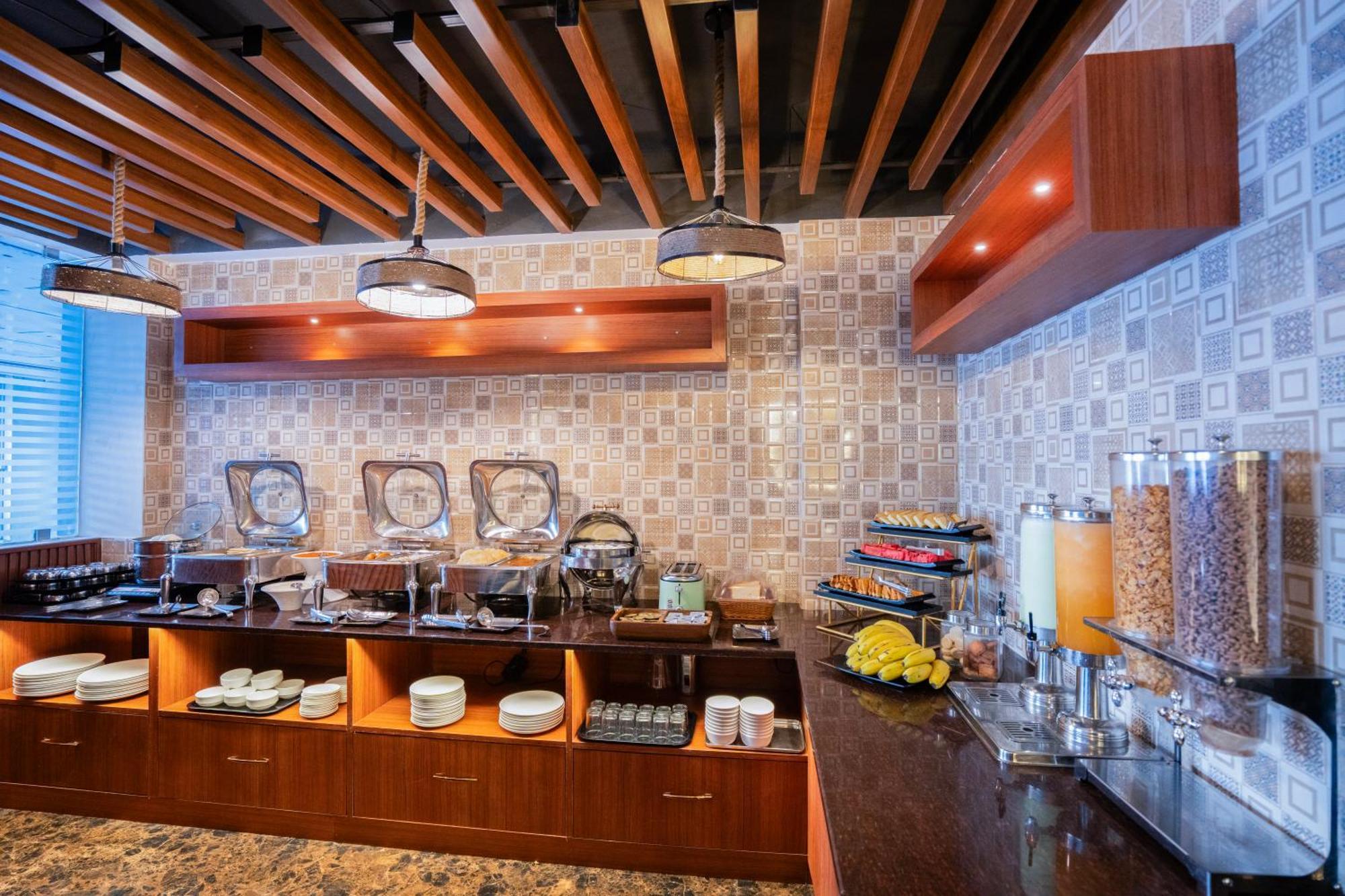 Park Avenue Hotel  Chennai Bagian luar foto