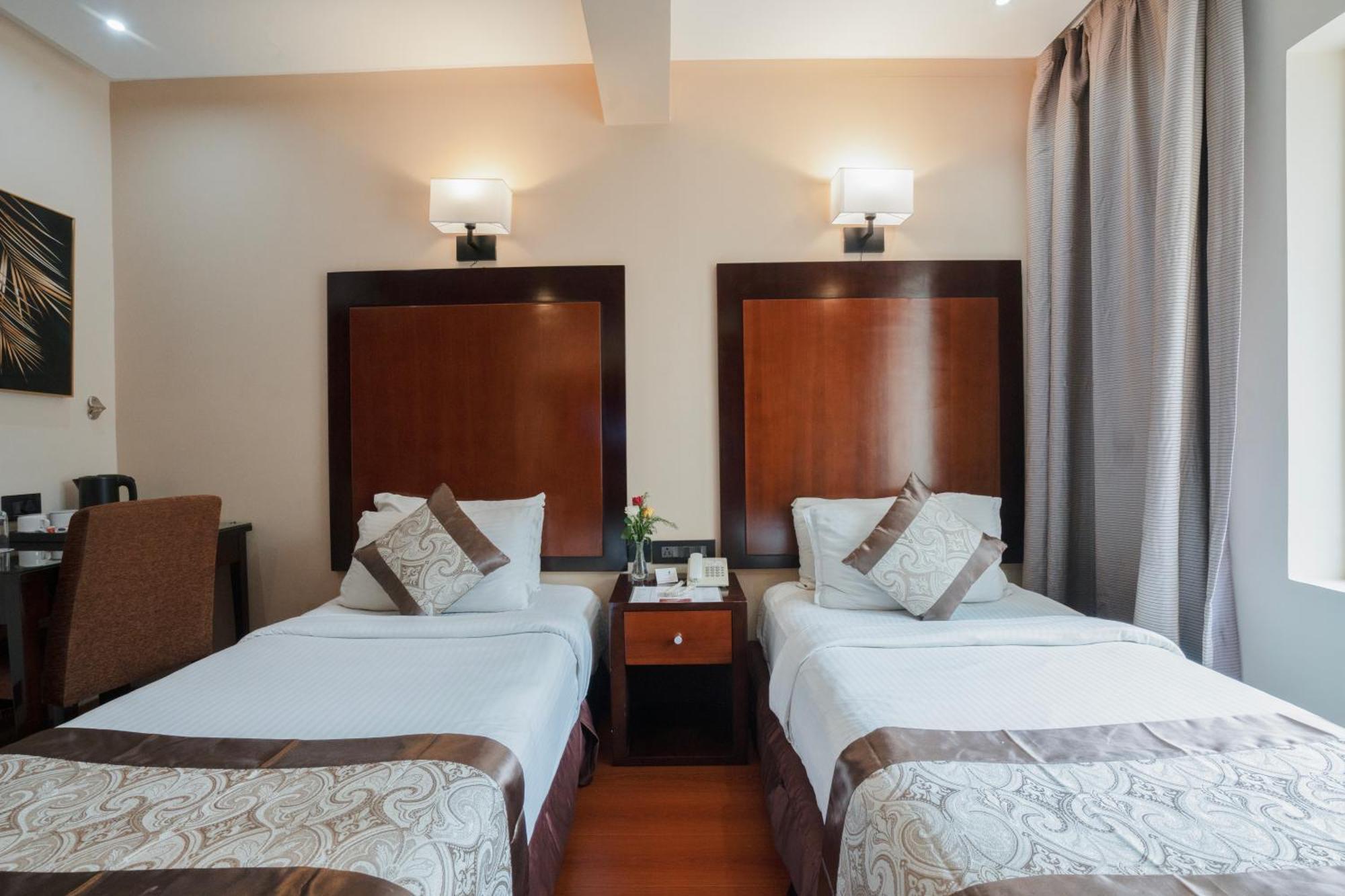 Park Avenue Hotel  Chennai Bagian luar foto