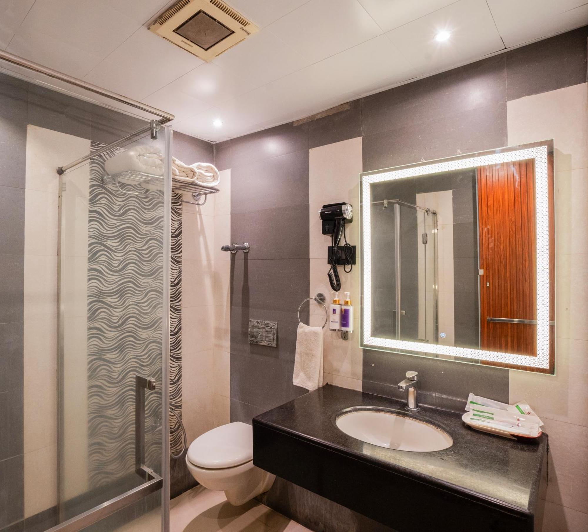 Park Avenue Hotel  Chennai Bagian luar foto